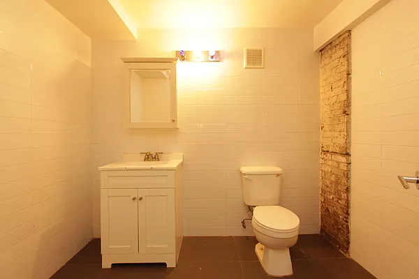 Rented by Nooklyn NYC LLC | media 12