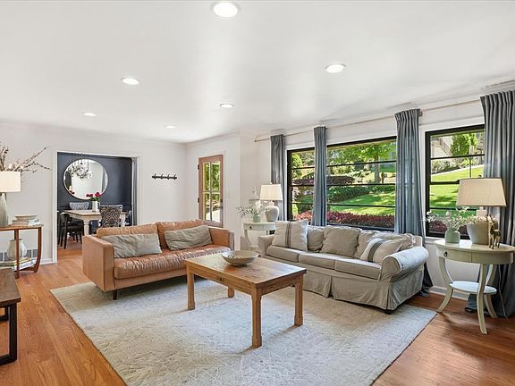 5th image of 1792 Noble Dr NE