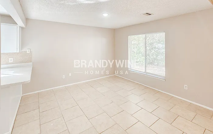 28305 International Ct — Photo 19