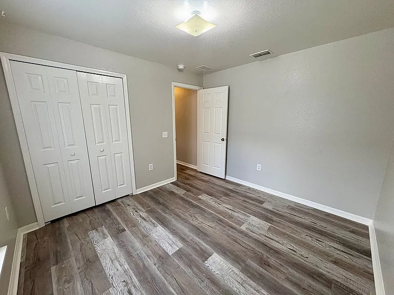 609 Tamarin Ln — Photo 15