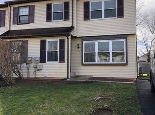 120 Brownstone Ln, Horsham, PA 19044