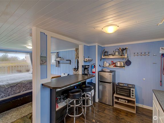 5th image of 105 Ocean Beach Boulevard S #7