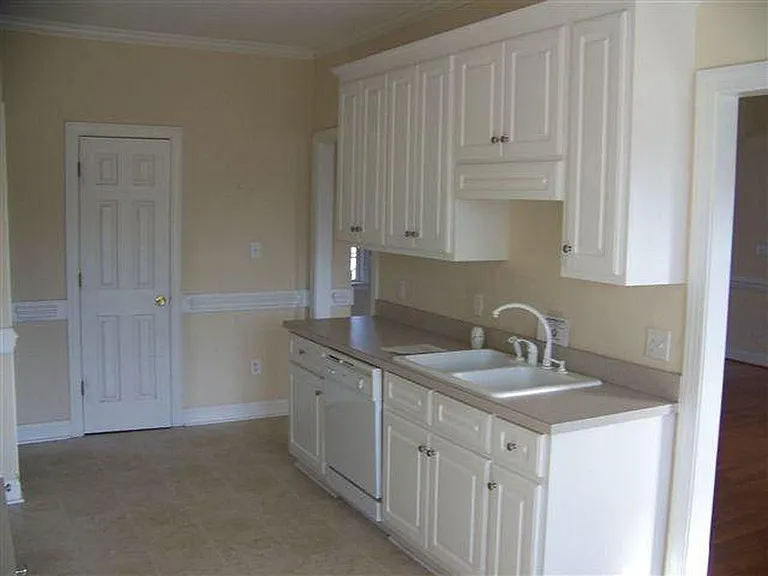 3709 Stonehenge Ln W — Photo 6