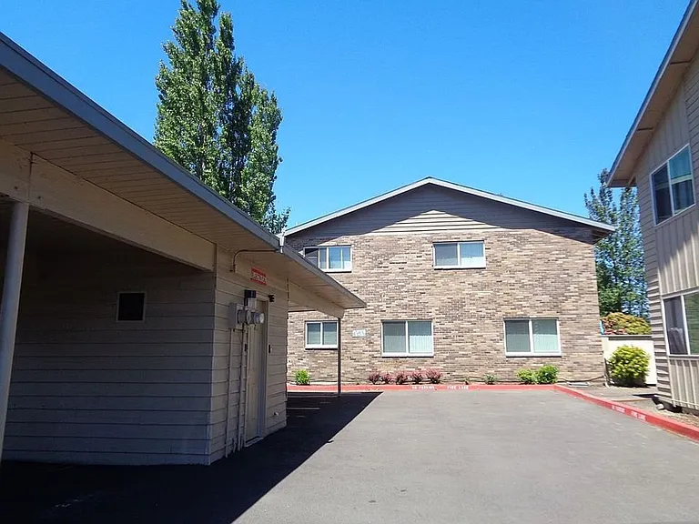 ES2275 -Eagle Rock Apartments — Photo 3
