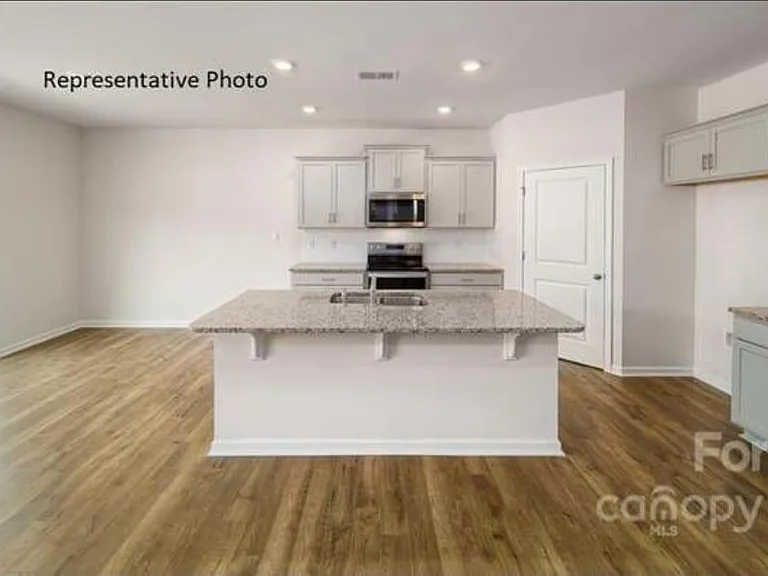 4014 Village Blvd — Photo 4