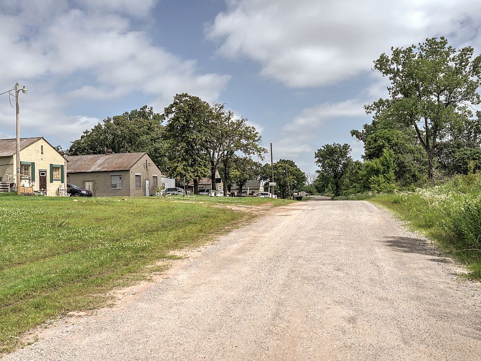 1st image of 343 McDonald Cir