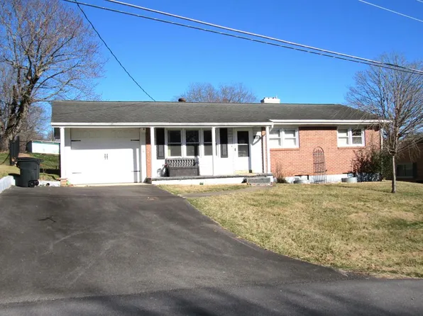 115 Alderman St, Galax, VA 24333