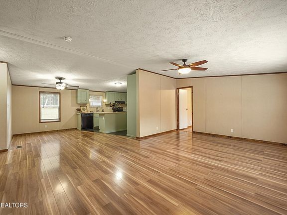 4th image of 2321 W Copeland Dr