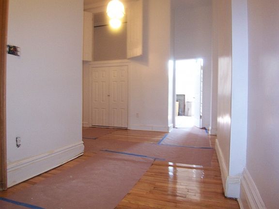 3rd image of 229 Clermont Ave APT 1