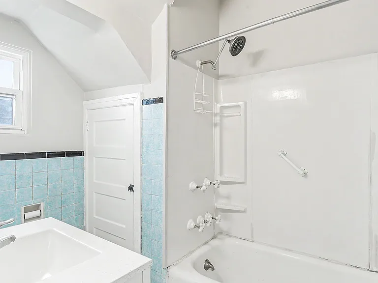 2601 Market St — Photo 11