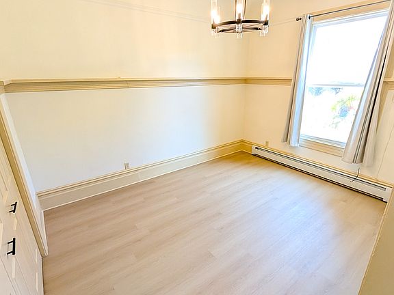 3rd image of 643 Oak St #6