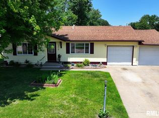 2216 13th Ave S, Clinton, IA 52732