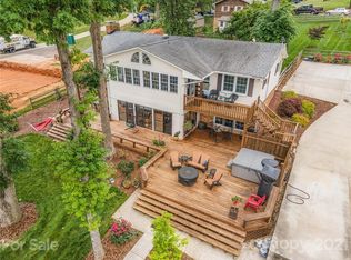 3838 Landmark Dr, Sherrills Ford, NC 28673