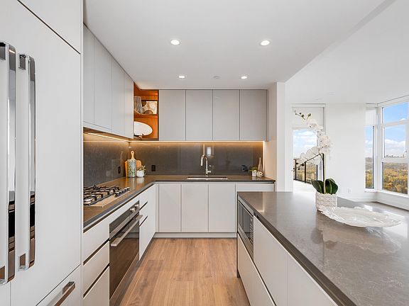 4th image of 720 Farrow St #3207