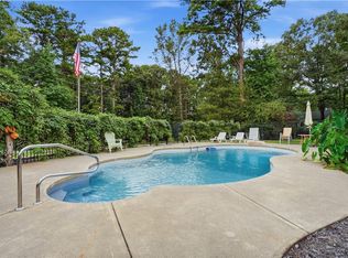 701 Mulberry Cir, Woodstock, GA 30189