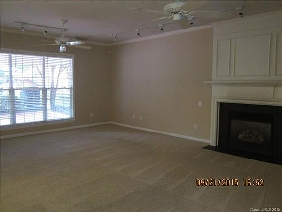 4th image of 2814 Thornbush Ct