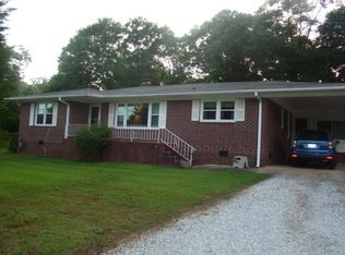 17 Old Schoolhouse Rd, Enoree, SC 29335