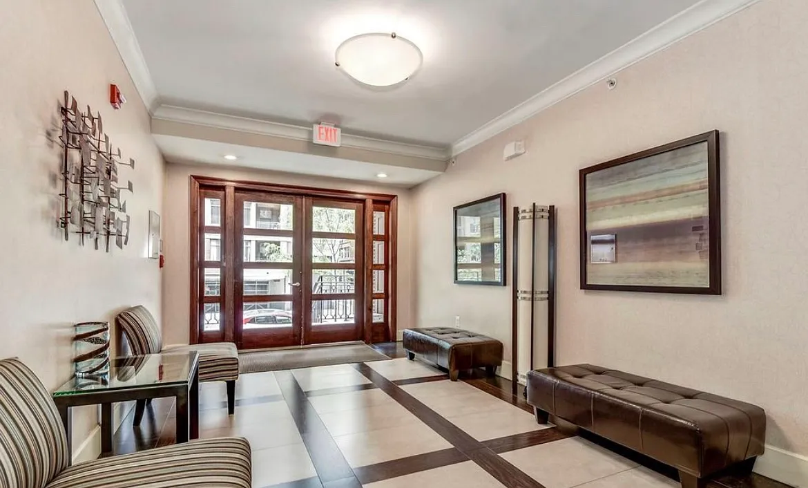 2 bed, 600 sqft, $3,450 — Photo 2