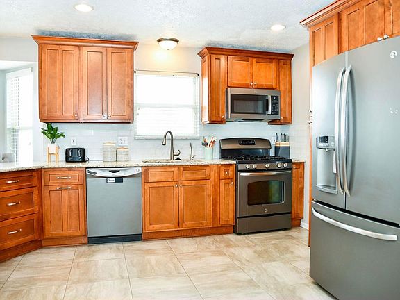 5th image of 3417 Vintage Woods Dr