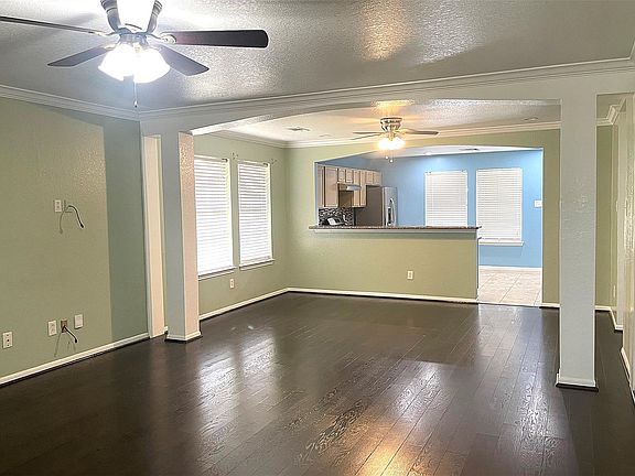 3rd image of 8010 Arrowhead Ln