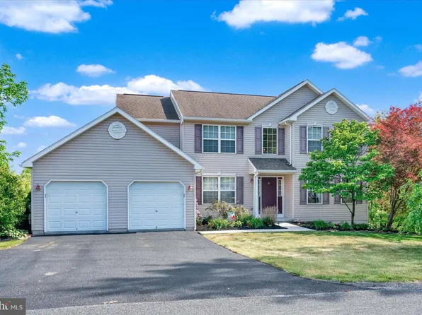 952 Pine St, Hamburg, PA 19526