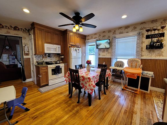 4th image of 11 Payson St #1