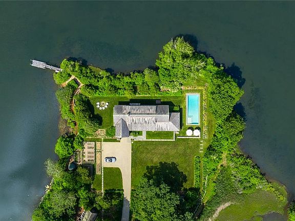 2nd image of 30 Dudley Ln