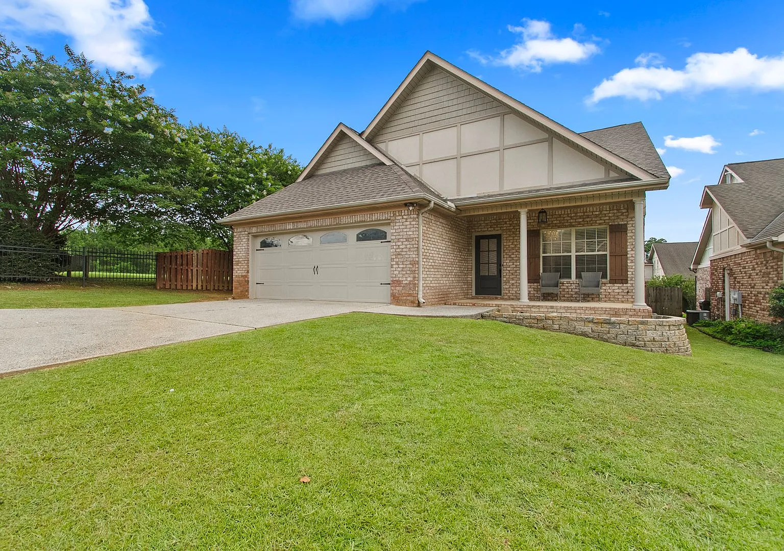 6337 Bryant Circle — Photo 2