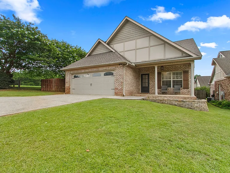 6337 Bryant Cir — Photo 2