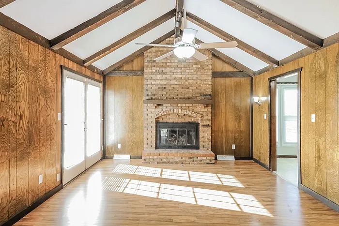 Building Photo - 204 N Woodson Dr