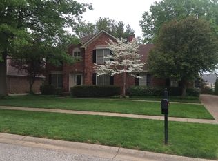9805 Winged Foot Dr, Louisville, KY 40223