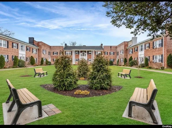 261 Central Avenue #E2, Lawrence, NY 11559