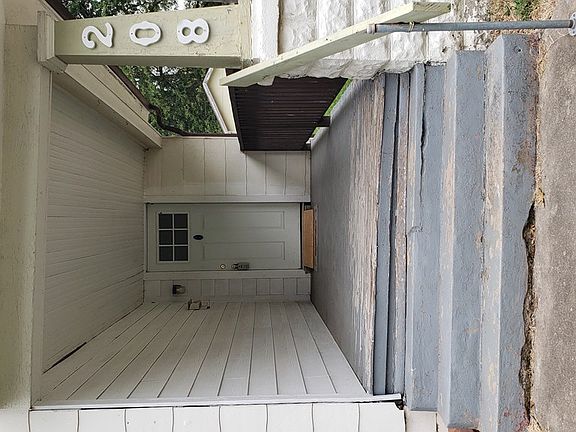 2nd image of 203 W Park St