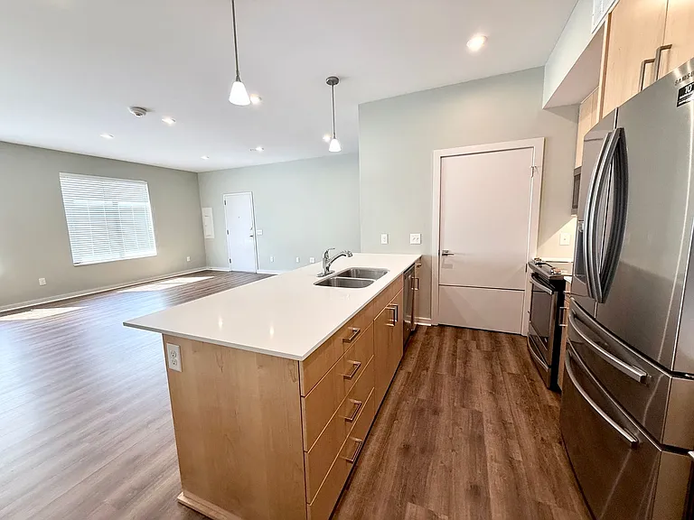 627 Couch Dr #S13 — Photo 4