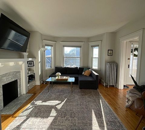 3rd image of 174 Whitwell St