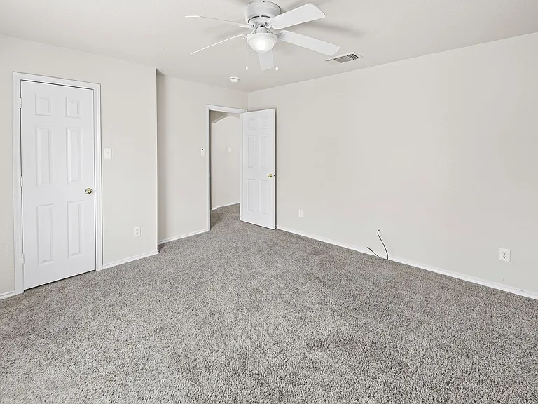 2127 Red Rock Xing — Photo 18