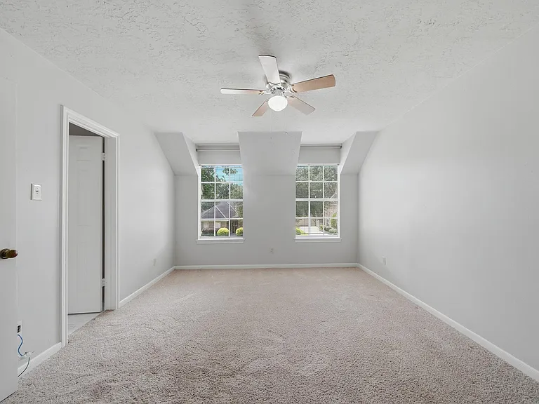 15122 Greenleaf Ln — Photo 30