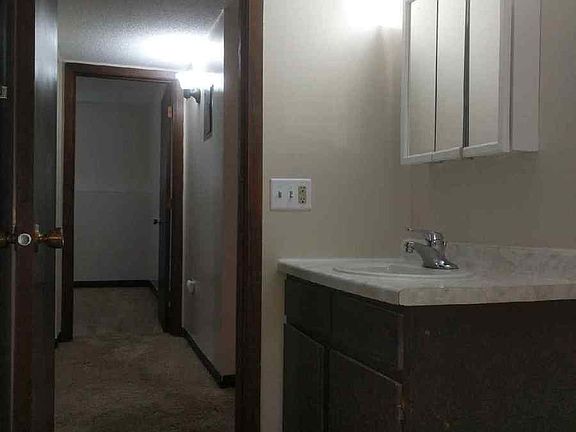 3rd image of 930 Summit Ave APT 2