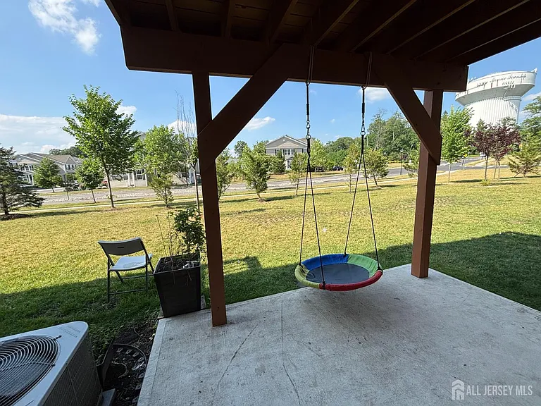 1106 Hights Farm Rd N — Photo 15