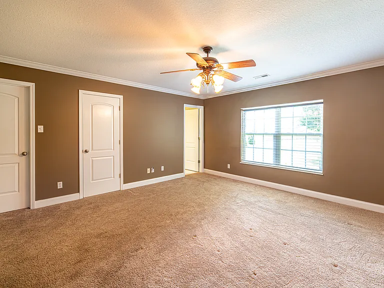 3029 Champions Dr — Photo 17