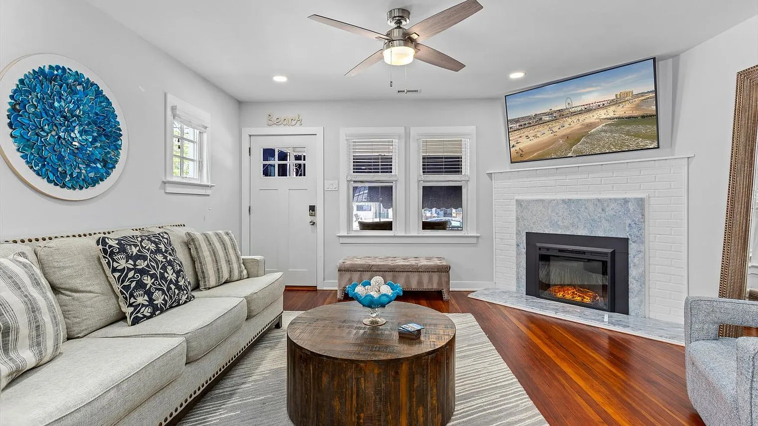 3 bed, 2.0 bath, 1291 sqft, $7,626 — Photo 3