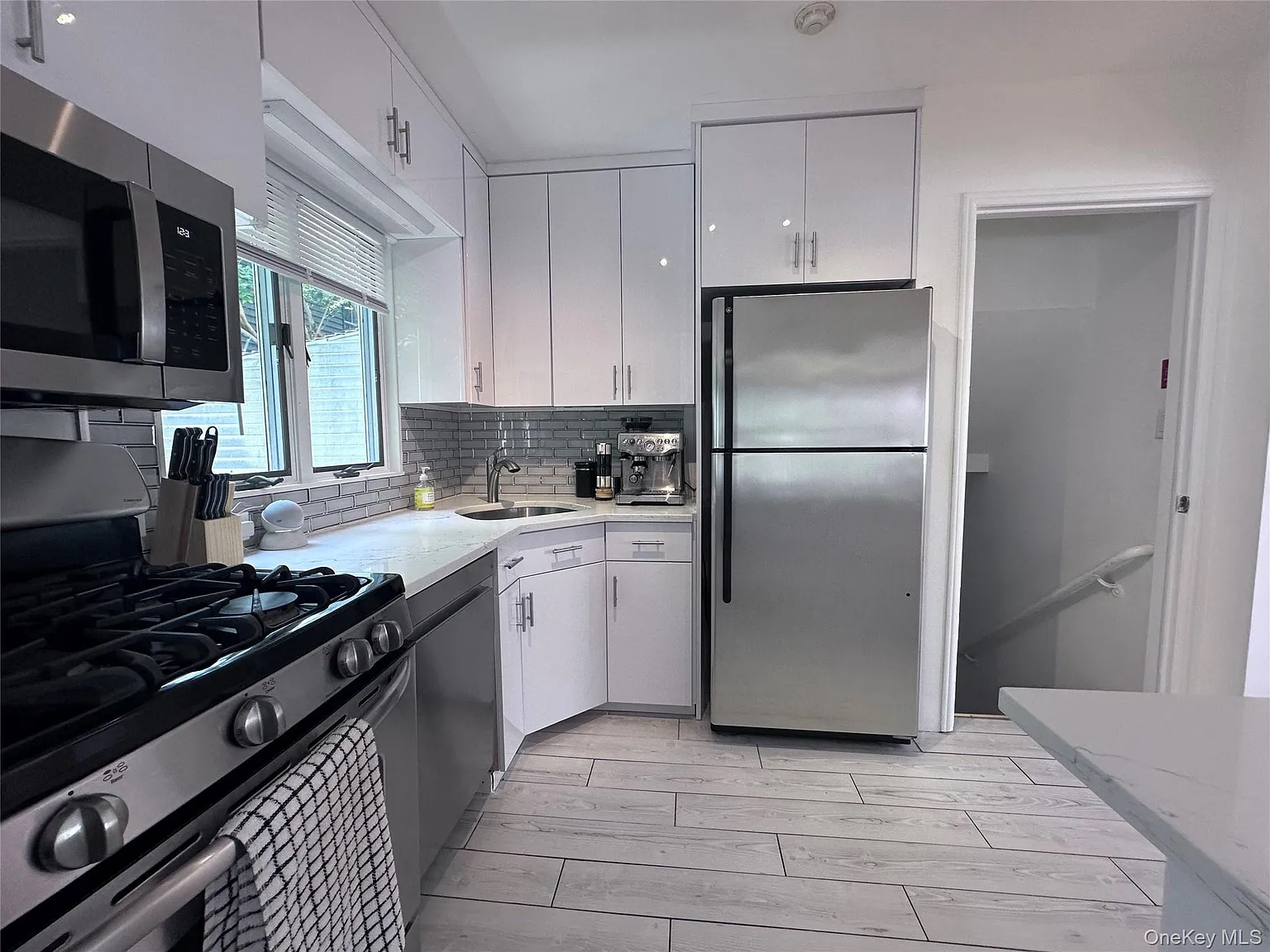 3 bed, 1.0 bath, 1000 sqft, $3,550 — Photo 1