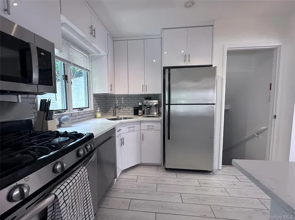 414 E Chester St, Long Beach, NY 11561