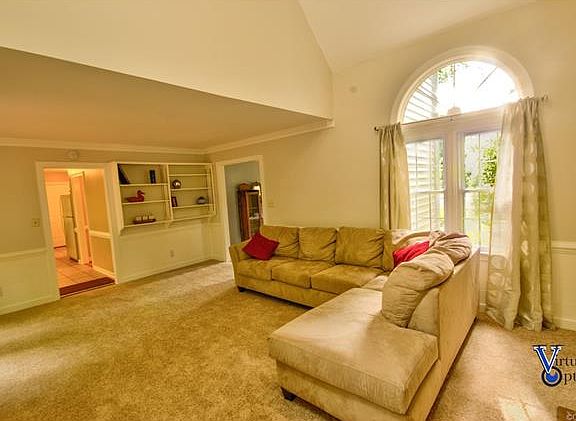 5th image of 10273 Cloverlea Ct