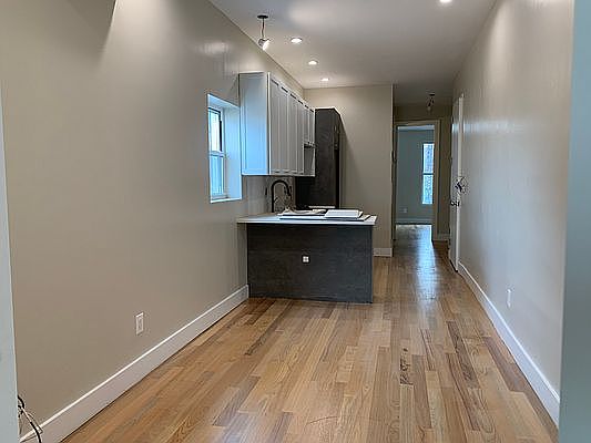 2nd image of 56 Grattan St APT 2L