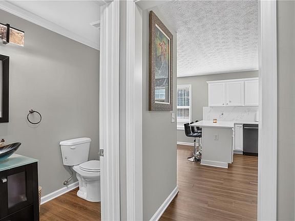 5th image of 29 Creekview Ct