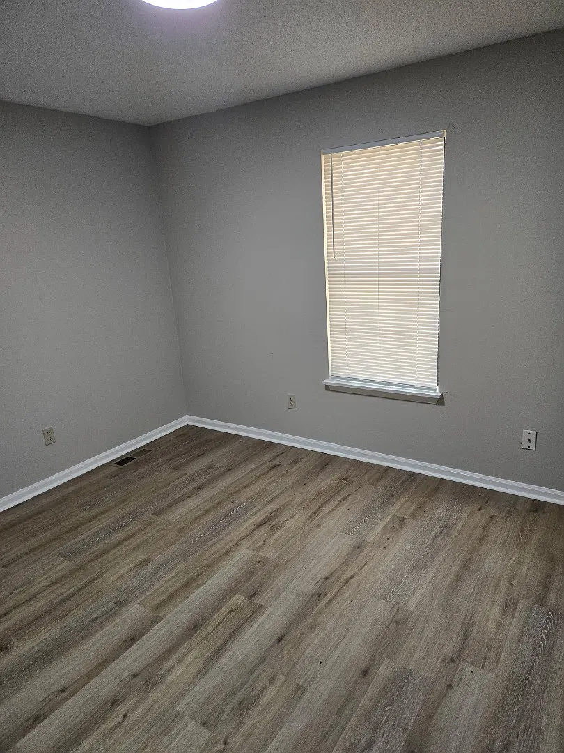 1756 Hollywood Dr - Apt A — Photo 4