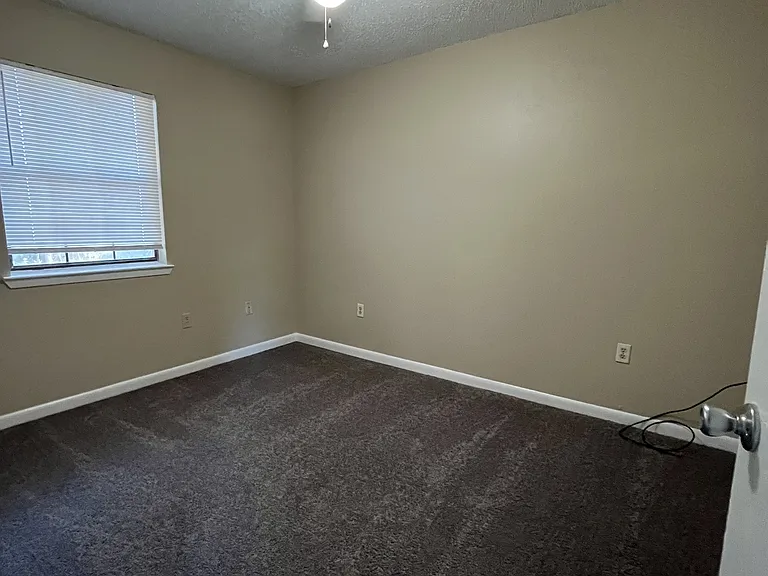 830 Cardinal St — Photo 13
