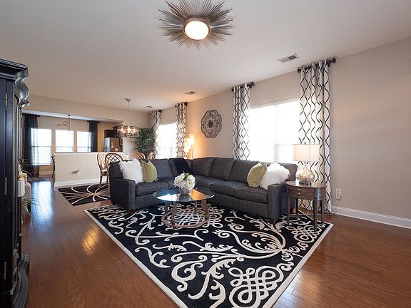 3rd image of 210 Waterfront Park Dr