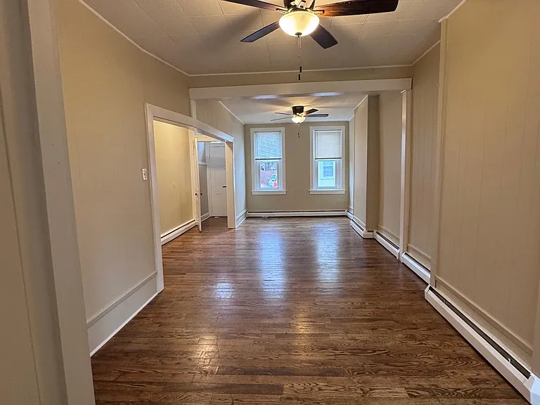 105 W Union St — Photo 20